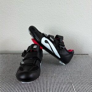 Peloton Black and White Men's Cycling Sneakers